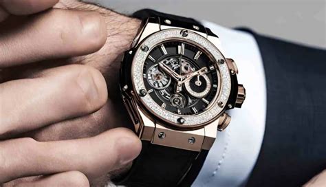 The LuxeTech Revolution: FintechZoom and Hublot Spirit.